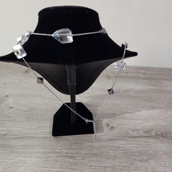 Premier Designs Long Rock Crystal Style Faceted Glass Beads Silver Tone 50" Long - Picture 3 of 6